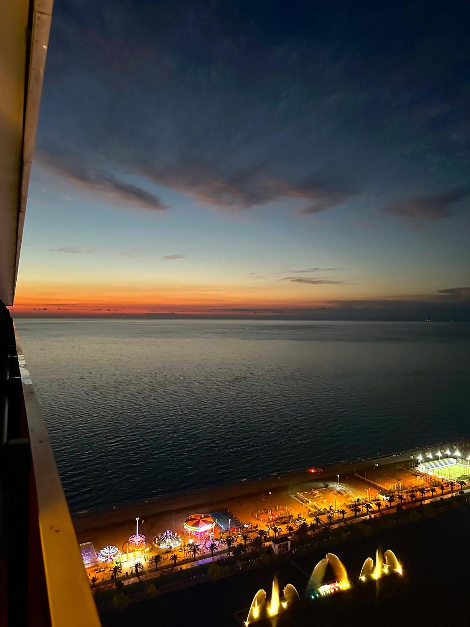 Batumi Orbi City Apartment On 41Th Floor מראה חיצוני תמונה